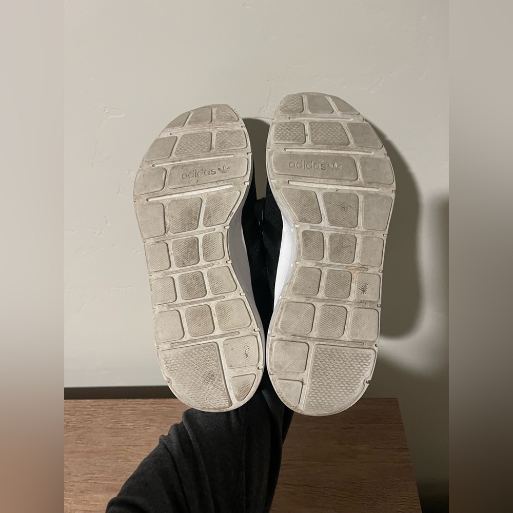 Women’s Adidas Swift Run - Picture 4 of 5